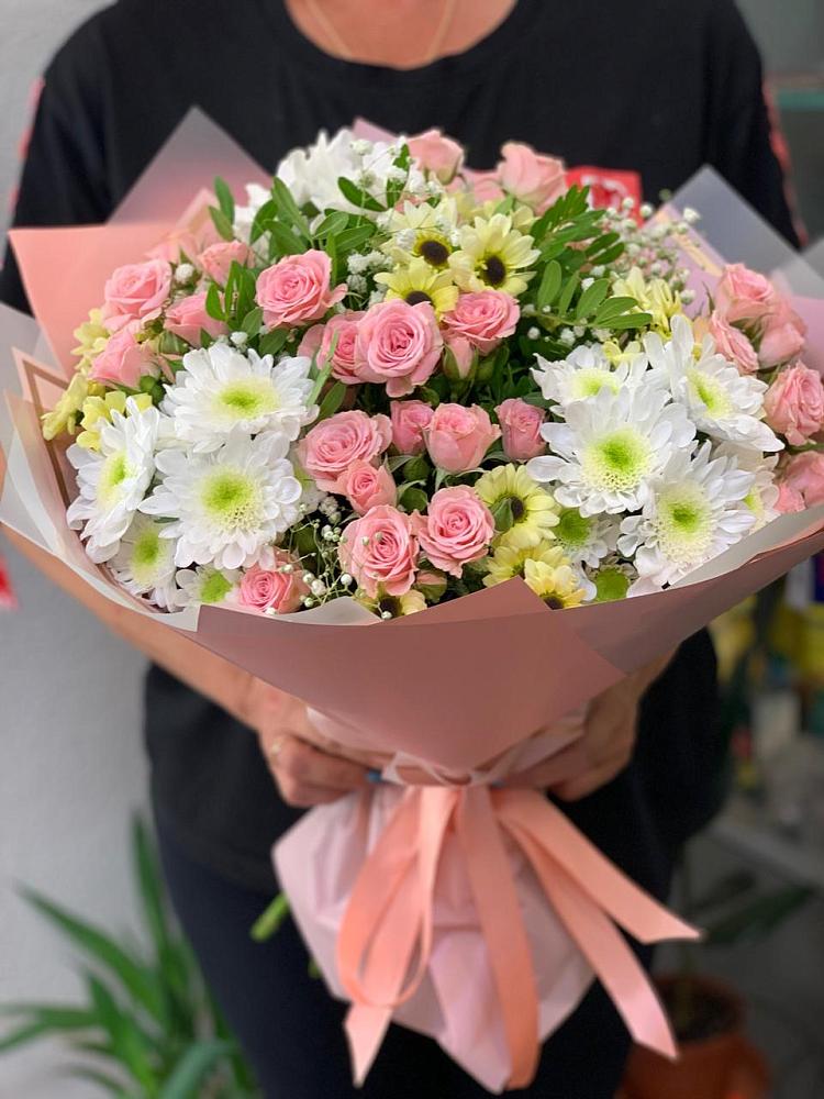 Букет цветов из: Розы и Хризантемы в Урвани