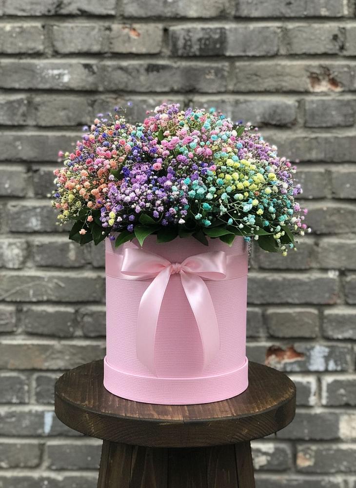 Цветочная композиция из Гипсофила и Розы в шляпной коробке в Урвани