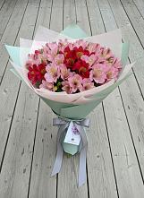 Букет цветов из:  Альстромерии в Урвани