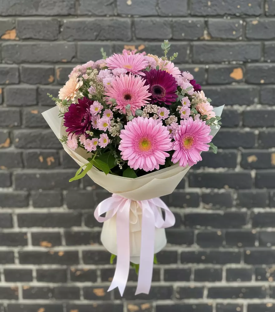 Букет цветов из: Герберы и Хризантемы в Урвани