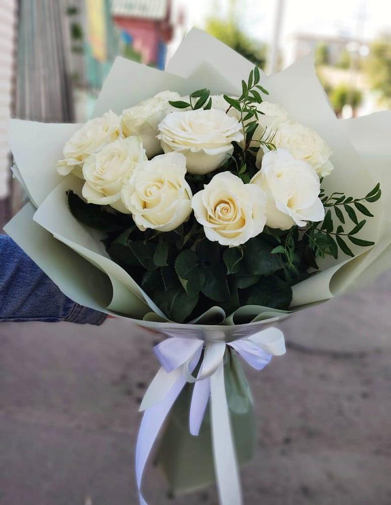 Букет Белые розы Проуд в Урвани