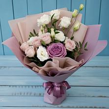 Букет цветов из:  Розы и Лизиантусы в Урвани