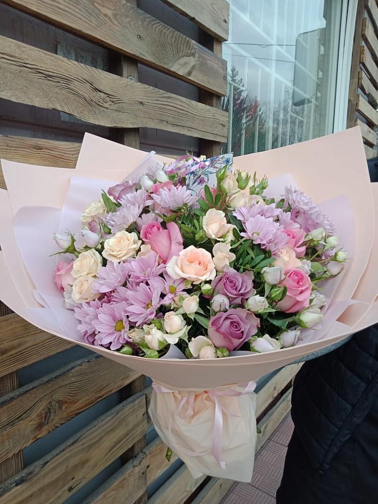 Букет цветов из: Розы и Хризантемы в Урвани