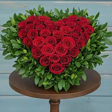 Цветочная композиция из Розы в виде сердца в Урвани