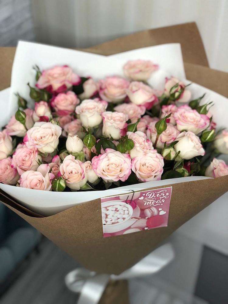 Букет цветов из: Розы в Урвани