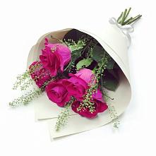 Букет цветов из:  Розы в Урвани