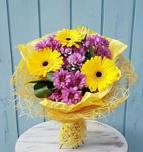 Букет цветов из:  Хризантемы и Герберы в Урвани