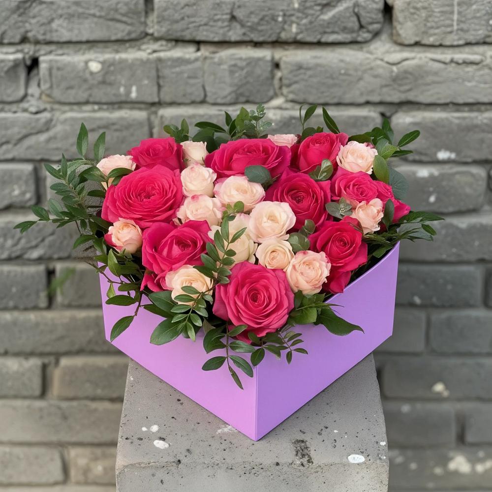 Цветочная композиция из Розы в коробке в Урвани