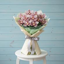 Букет цветов из:  Орхидеи и Розы #REPLACE_PRED# Урвани