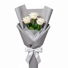 Букет 3 белые розы в Урвани