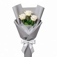 Букет 3 белые розы в Урвани