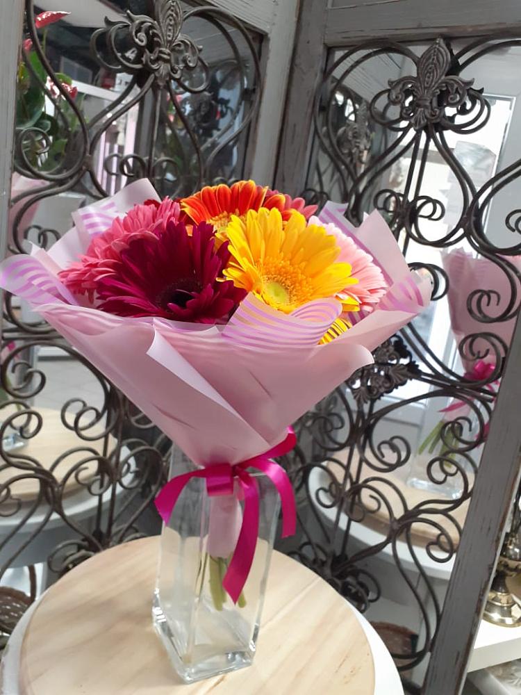 Букет цветов из: Герберы в Урвани