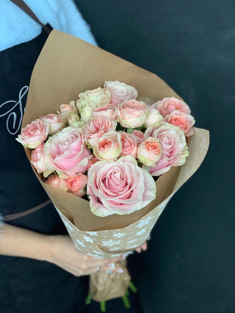 Букет цветов из: Хризантемы и Розы в Урвани