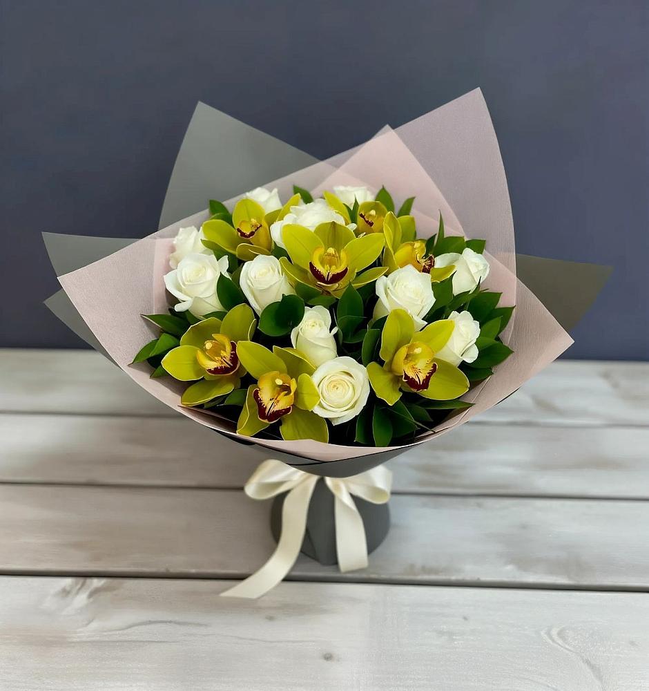 Букет цветов из: Орхидеи и Розы в Урвани