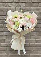 Букет цветов из:  Гвоздики, Розы, Лизиантусы и Хризантемы в Урвани