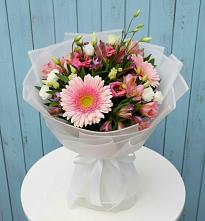 Букет цветов из:  Герберы, Альстромерии и Лизиантусы в Урвани