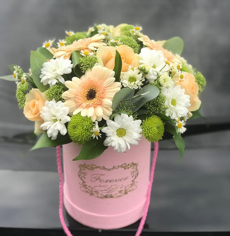 Цветочная композиция из Розы, Герберы и Хризантемы в шляпной коробке в Урвани