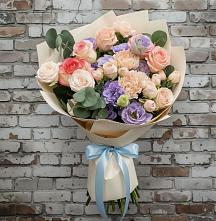 Букет цветов из:  Розы, Лизиантусы и Гвоздики #REPLACE_PRED# Урвани