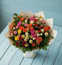 Букет Микс из разноцветных кустовых роз в Урвани