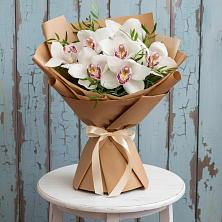 Букет цветов из:  Орхидеи и Розы в Урвани