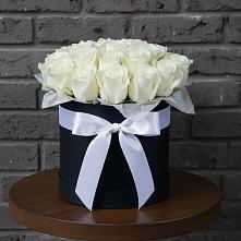 Цветочная композиция из Розы в шляпной коробке в Урвани