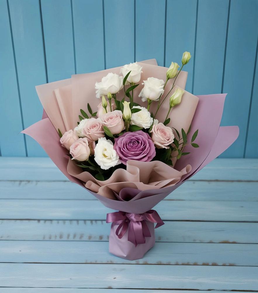 Букет цветов из: Розы и Лизиантусы в Урвани